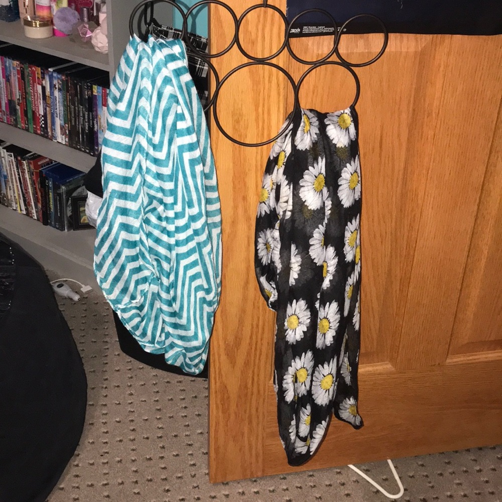 2 Very Cute & Stylish Scarves